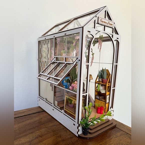 Rolife Booknook & Wonderland Garden House building kit NIB - Picture 3 of 8